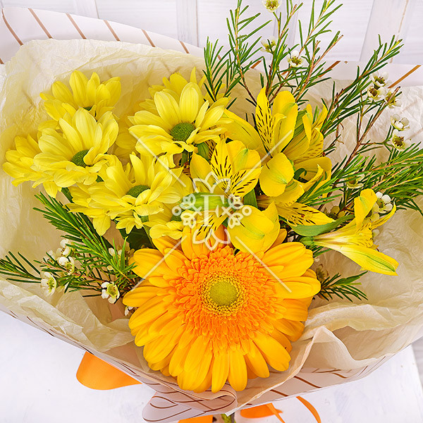 Солнечный комплимент - букет из хризантемы, альстромерии и герберы
